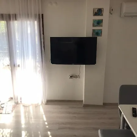 2+1 Apartm With Garden + Balcony , At Ladies * Kuşadası